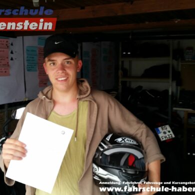 Fahrschule-in-Rosenheim-fnf-mal-unterricht-pro-woche-fahrlehrer-fahrscler-Motorrad