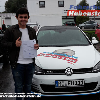 fahrschule-in-rosenheim-autofuehrerschein-fahrsimulator-begleitetes-fahren