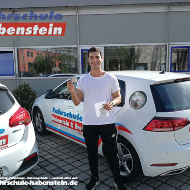 fahrschule-in-rosenheim-autofuehrerschein-fahrsimulator-ferienkurs-schnellkurs-auto-fahren