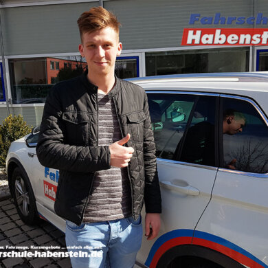 fahrschule-in-rosenheim-autofuehrerschein-mit-17-fahren-am-simulator