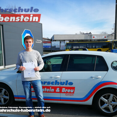 fahrschule-in-rosenheim-autofuehrerschein-mit-18-fahrsimulator-motorradfuehrerschein