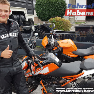 fahrschule-in-rosenheim-bad-aibling-kolbermoor-motorradfuehrerschein-mit-16-mit-18