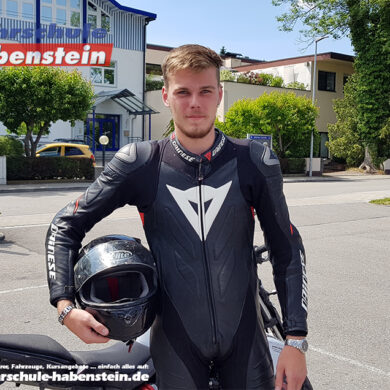 fahrschule-in-rosenheim-bad-endorf-bad-aibling-kolbermoor-motorrad-fuehrerschein-mit-21-unbeschraenkt-kawasaki-z-1000