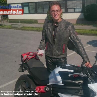 fahrschule-in-rosenheim-bad-endorf-halfing-amerang-motorrad-fuehrerschein-motorrad-fahren-kawasaki-ktm