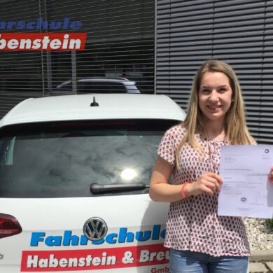 fahrschule-in-rosenheim-fahrsimulator-auto-fuehrerschein-bildungsgutschein-intensivkurs