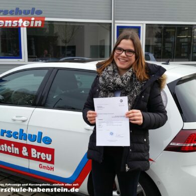 fahrschule-in-rosenheim-fahrsimulator-auto-fuehrerschein-umschreiber