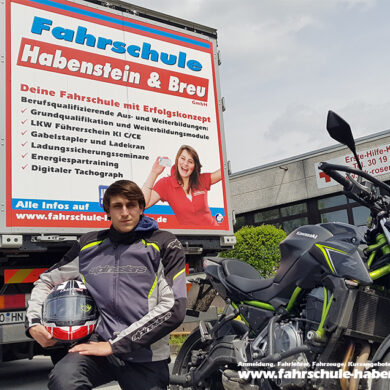 fahrschule-in-rosenheim-fahrsimulator-motorrad-fhrerschein-motorrad