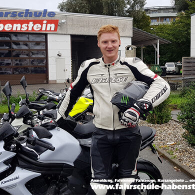 fahrschule-in-rosenheim-motorrad-fuehrerschein-mit-18-unbeschraenkt