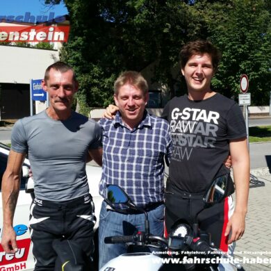 fahrschule-in-rosenheim-motorrad-fuehrerschein-stufenfuehrerschein-a1-a2-a-a80-unbeschraenkt