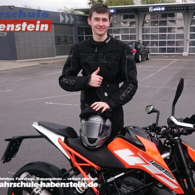 fahrschule-in-rosenheim-motorradfuehrerschein-ab-16-jahren-rollerfuehrerschein