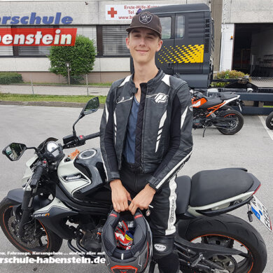 fahrschule-in-rosenheim-motorradfuehrerschein-motorraeder