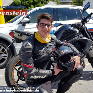 fahrschule-in-rosenheim-motorradfuehrerschein-stufenfuehrerschein-klasse-a1-a2-am-a-unbeschraenkt