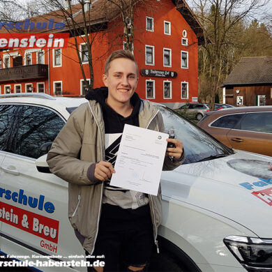 fahrschule-in-rosenheim-schechen-autofuehrerschein-mit-17-begleitetes-fahren-mit-17