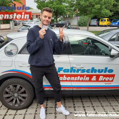 fahrschule-in-rosenheim-schechen-vogtareuth-autofuehrerschein-lkw-fuehrerschein-umschreiber-azav-bildungsgutschein