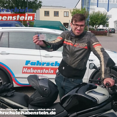 fahrschule-in-rosenheim-schechen-vogtareuth-motorradfuehrerschein-mit-18-kawasaki