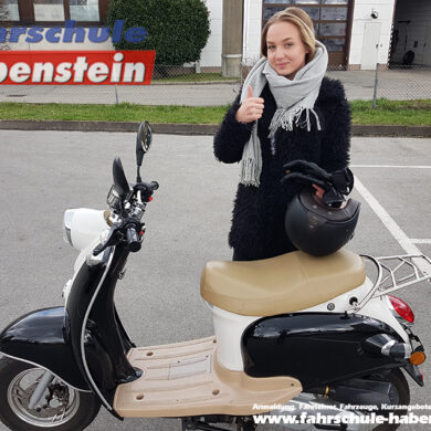 fahrschule-in-rosenheim-schechen-vogtareuth-rollerfuehrerschein-am-roller-mit-16