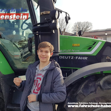 fahrschule-in-rosenheim-traktorfuehrerschein-mit-16