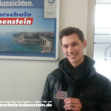 fahrschule-in-rosenheim-vogtareuth-fahrsimulator-simulator-auto-fuehrerschein