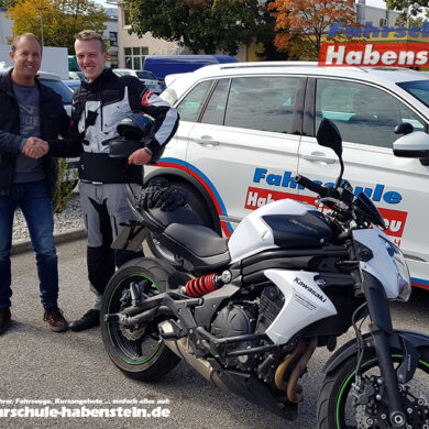 fahrschule-in-rosenheim-vogtareuth-schechen-motorrad-fuehrerschein-motorrad-fahren-kawasaki