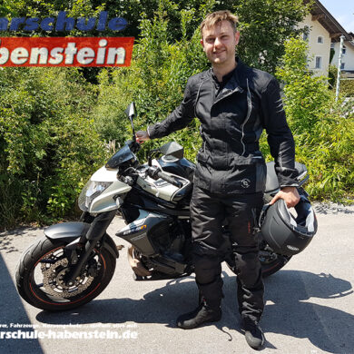 fahrschule-in-rosenheim-wasserburg-amerang-halfing-bad-endorf-motorradfuehrerschein-klasse-a-unbeschraenkt