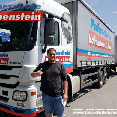 fahrschule-in-rosenheim-wasserburg-bad-endorf-griesstaett-amerang-lkw-fuehrerschein-mit-18-jahren-unter-21