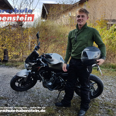 fahrschule-in-wasserburg-amerang-halfing-bad-endorf-griesstaett-motorrad-fuehrerschein-mit-24-unbeschraenkt