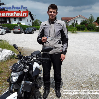 fahrschule-in-wasserburg-amerang-halfing-griesstaett-bad-endorf-motorrad-fuehrerschein-a1-a2-a-unbeschraenkt