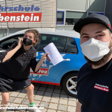 Herzlichen Glückwunsch zum Autoführerschein in Rosenheim