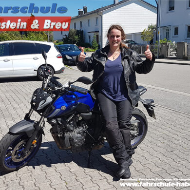Herzlichen Glückwunsch zur bestandenen Führerscheinprüfung liebe Anna! Fahrschule - Rosenheim - Motorrad