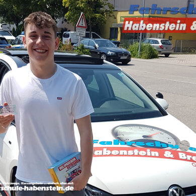 Herzlichen Glückwunsch zur bestandenen Führerscheinprüfung lieber Alexander! Fahrschule - Rosenheim - Motorrad
