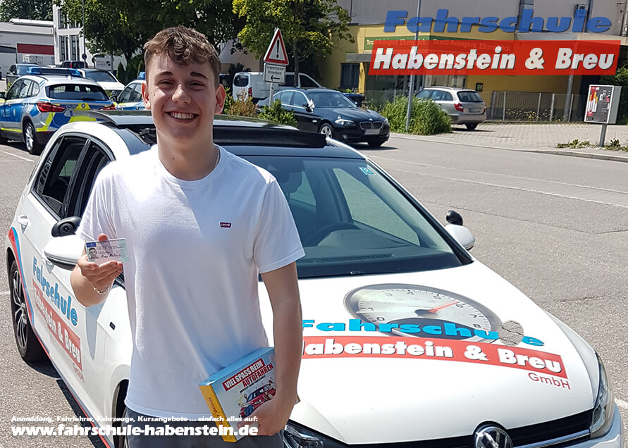 Herzlichen Glückwunsch zur bestandenen Führerscheinprüfung lieber Alexander! Fahrschule - Rosenheim - Motorrad