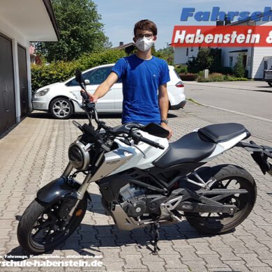 Herzlichen Glückwunsch zur bestandenen Führerscheinprüfung lieber Corbinian! Führerschein - VW - Fahrschule