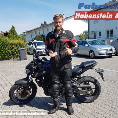 Herzlichen Glückwunsch zur bestandenen Führerscheinprüfung lieber Matthias! Führerschein - Motorrad - Fahrschule