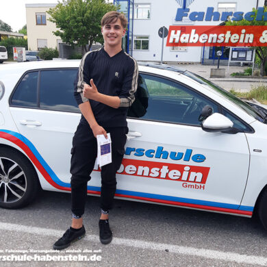 Herzlichen Glückwunsch zur bestandenen Führerscheinprüfung lieber Niklas! Führerschein - Auto - Fahrschule