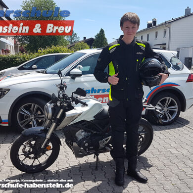 Herzlichen Glückwunsch zur bestandenen Führerscheinprüfung lieber Simon! Fahrschule - Rosenheim - Auto