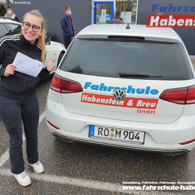 Herzlichen Glückwunsch zur bestandenen Führerscheinprüfung lieber Sophia!