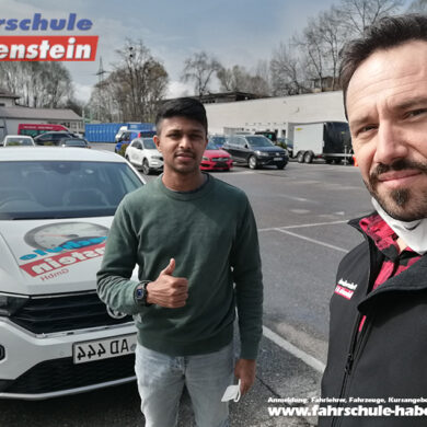 Herzlichen Glückwunsch zur bestandenen Führerscheinprüfung lieber Yogananda!