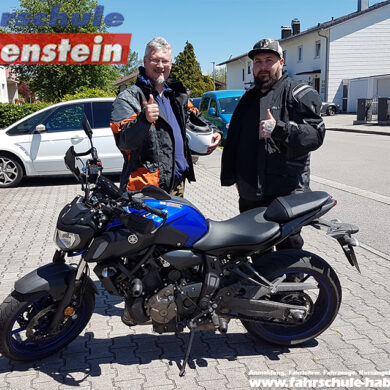 Herzlichen Glückwunsch zur bestandenen Prüfung lieber Heinz und Florian! Fahrschule Habenstein und Breu GmbH