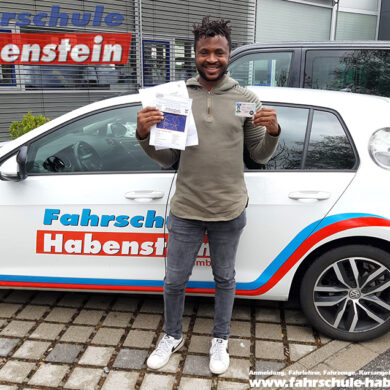 Herzlichen Glückwunsch zur bestandenen Prüfung lieber Titus! Fahrschule Habenstein und Breu GmbH