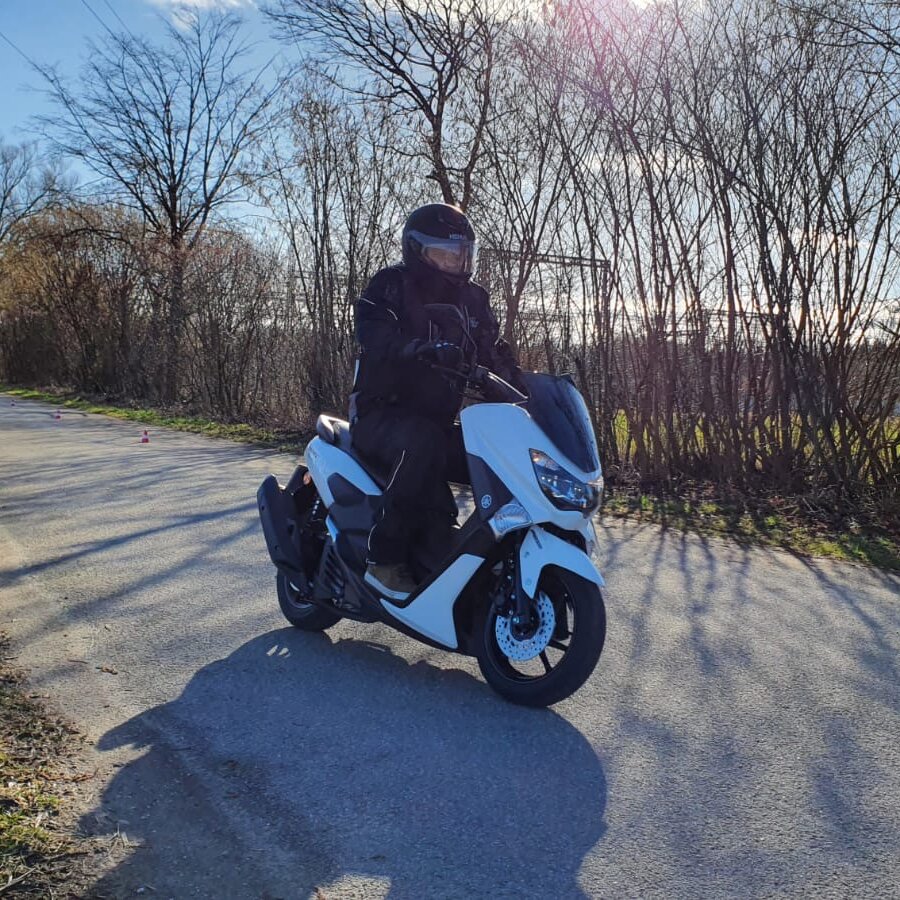 B196